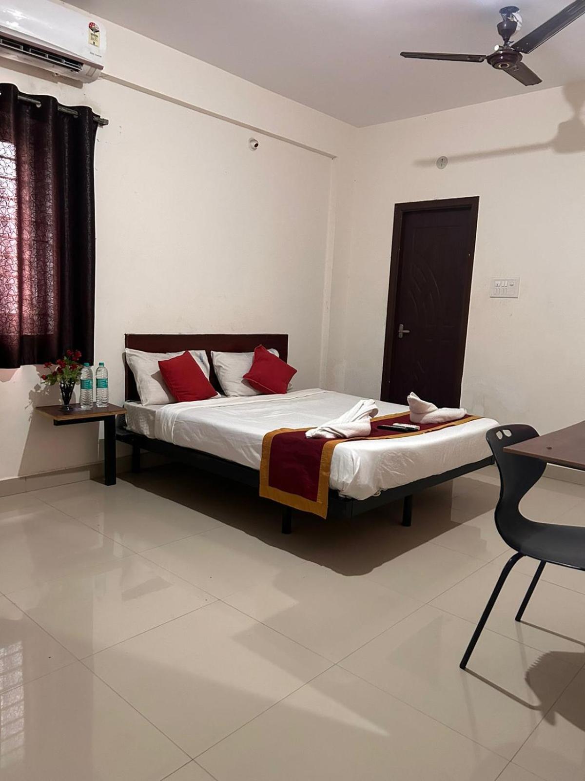 Hotel Prakrathi Residency バンガロール エクステリア 写真